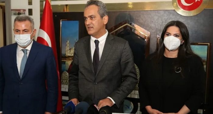 Bakan Özer: Yaklaşık 200 sınıfta yüz yüze eğitime ara verildi