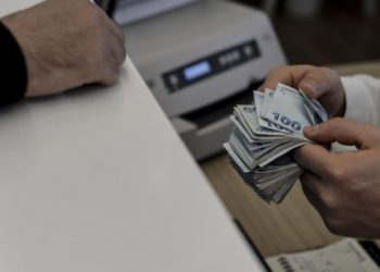 Bankalar h&uuml;k&uuml;metin &lsquo;bireysel kredileri kısın&rsquo; talebine karşı &ccedil;ıktı