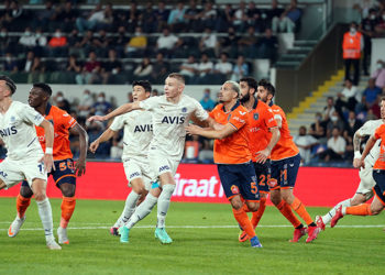 Başakşehir, ilk galibiyetini Fenerbahçe karşısında aldı