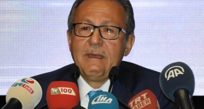 Belediye başkanlığından ağlayarak istifa eden Ahmet Edip Uğur vefat etti