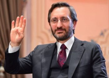 Bilirkişi raporu: 'Fahrettin Altun'un yaptırdığı &ccedil;ardak ve ş&ouml;mine mevzuata aykırı'