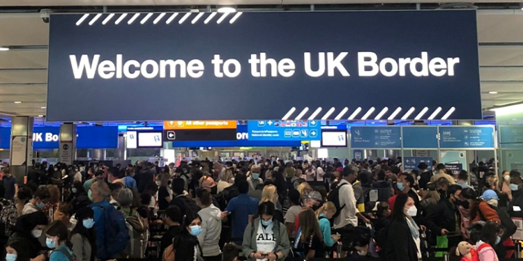 Birleşik Krallık, Türkiye'de yapılan aşıyı tanımadı: Çift doz aşısı olanlar için bile 10 gün karantina kuralı uygulanacak!