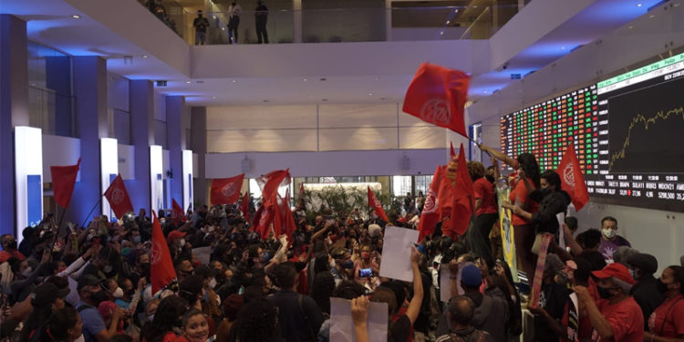 Brezilya'da Evsiz İşçiler Hareketi Sao Paulo Borsası'nı bastı