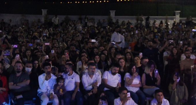 Cizre'de Mem Ararat’ın konserine yoğun ilgi