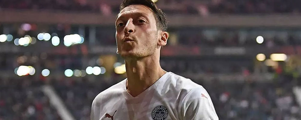 Crouch'tan Havertz'e eleştiri: Mesut Özil gibi tembel ve işe yaramaz