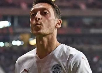 Crouch'tan Havertz'e eleştiri: Mesut Özil gibi tembel ve işe yaramaz