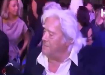 Cüneyt Arkın: İki tane yurt yapmak çok mu zor? Saraylar yapıyoruz, niye yurt yapmıyoruz?