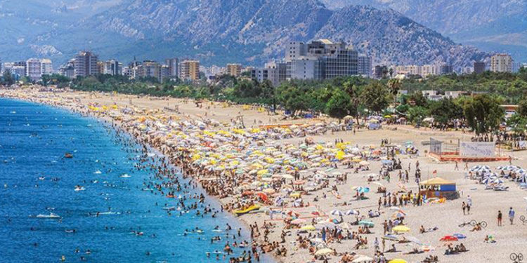 Delta varyantı turizmi baltaladı; sektör 2019'daki durumuna 2023'ten önce gelemeyecek