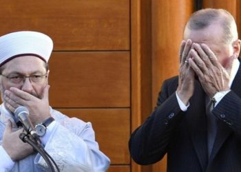 Diyanet &ccedil;izgiyi aştı, sosyal medyayı 'fıkıhla d&uuml;zenleme' &ouml;nerisi getirdi