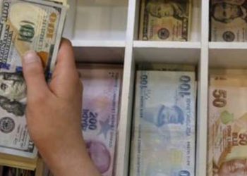 Dolar/TL 8,85 seviyesini aşarak rekor tazeledi