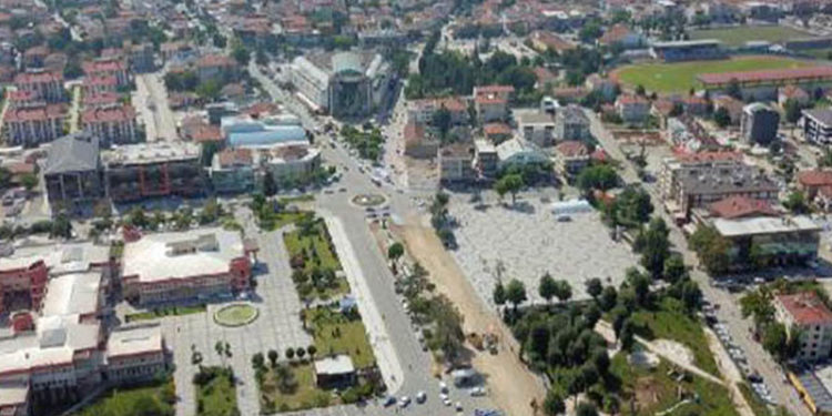 Düzce'de ev sahipleri öğrencilerden 'emlakçıyım' diyerek komisyon alıyor!