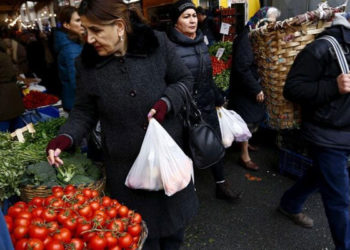 Ekonomist Şatıroğlu: 'Enflasyonda düşüş bekleyenler hiç hıyar yememiş'