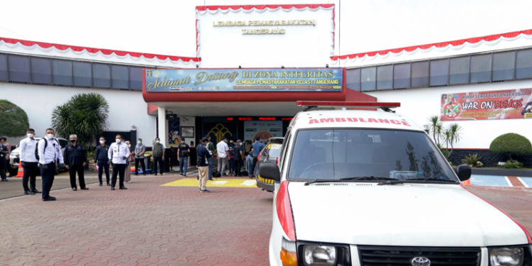 Endonezya'da hapishanede yangın çıktı: En az 40 ölü