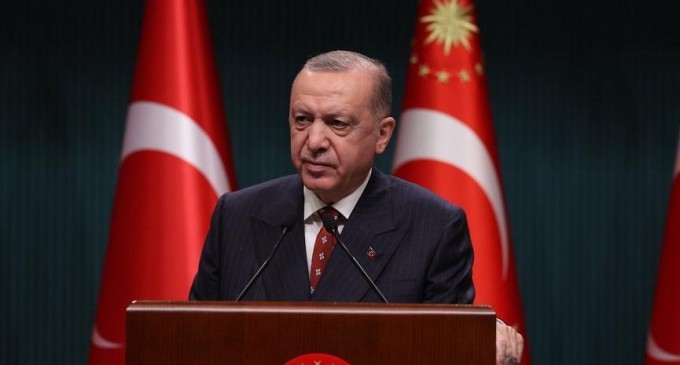 Erdoğan’dan ‘barınamıyoruz’ diyen gençlere ‘sözde öğrenci’