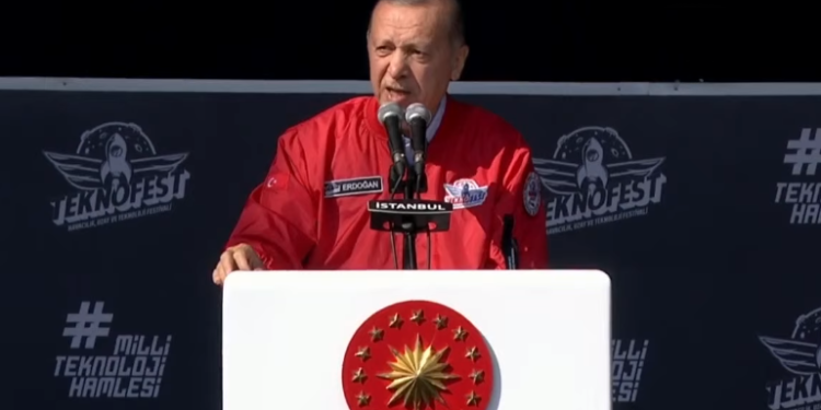 Erdoğan muhalefete yüklendi: Bunlar batı karşısında ezik, kendi halkına küstahtır