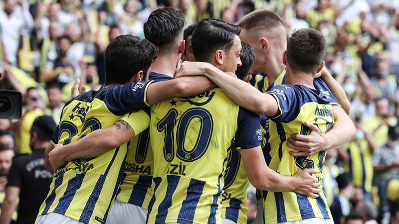 Fenerbahçe, UEFA Avrupa Ligi ilk maçında Frankfurt'a konuk oluyor; işte ilk 11'ler