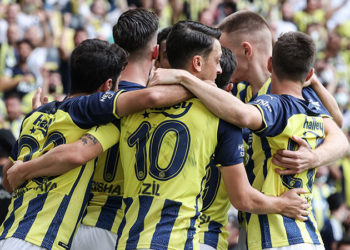 Fenerbahçe, UEFA Avrupa Ligi ilk maçında Frankfurt'a konuk oluyor; işte ilk 11'ler