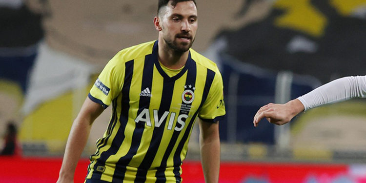Fenerbahçe'de kadro dışı kalan Sinan Gümüş'ten açıklama: Hiçbir zaman kendimi Fenerbahçe'den büyük görmedim