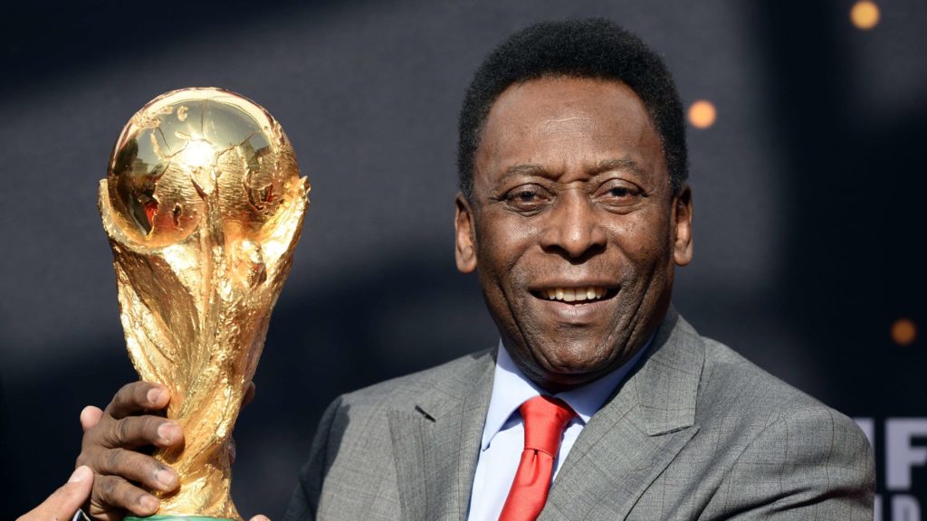 Futbolun kralı Pele ameliyat oldu