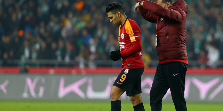 Galatasaray, Falcao'da aradığını bulamadı: 98 maçın 55'ini kaçıran Falcao, 150 milyon liraya yakın para kazandı