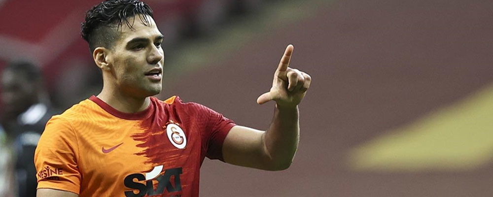 Galatasaray Kolombiyalı futbolcu Radamel Falcao ile yollarını ayırdı