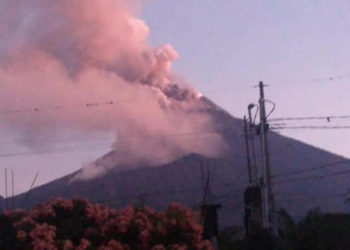 Guatemala’daki Fuego Yanardağı faaliyete geçti; lavlar 6 kilometre yol kat etti