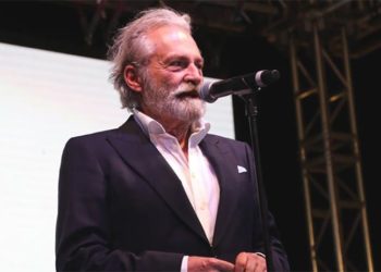 Haluk Bilginer: Eğri zamanlarda dik duranlara selam olsun