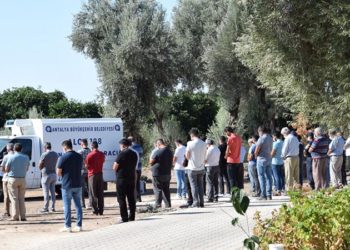 Hamileyken Covid-19'a yakalanan iki anne yaşamını yitirdi