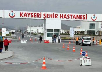 'Hastanemizde koronavirüsten yatan gebelerimizin bir doz aşısı bile yok'