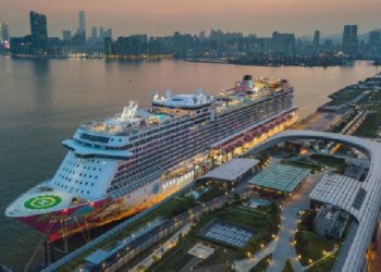 "Hiçbir yere yolculuk": Hong Kong'un sıkı seyahat kısıtlamaları, yolcu gemilerini tatil alternatifleri aramaya itti