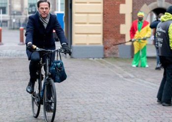 Hollanda Başbakanı Rutte, kokain mafyasının tehdidi sonrası sıkı korumaya alındı