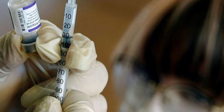 Hollanda'da babasının Covid aşısı olmasına izin vermediği 12 yaşındaki çocuk mahkemeye başvurarak aşı olma hakkı kazandı