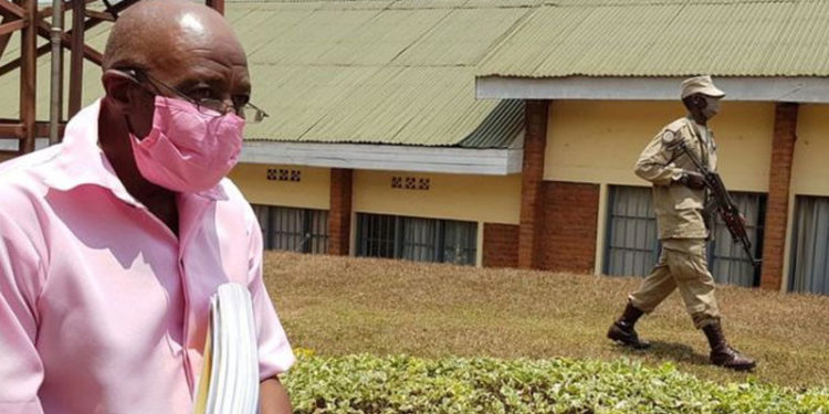 Hotel Rwanda filminin kahramanı Paul Rusesabagina 'teröre destek' suçlamasıyla 25 yıl hapis cezası aldı