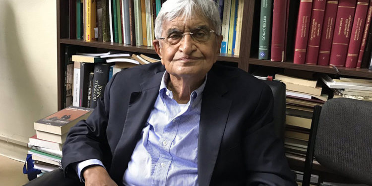 Hukukçu Prof. Dr. Hüseyin Hatemi: Hükümlü yakınlarına yardım suç değildir