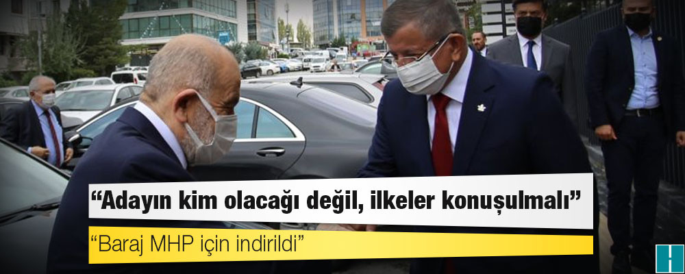 Karamollaoğlu ve Davutoğlu'ndan 'kutsal değerler üzerinden siyasete karşı' ortak tutum kararı