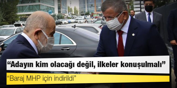 Karamollaoğlu ve Davutoğlu'ndan 'kutsal değerler üzerinden siyasete karşı' ortak tutum kararı