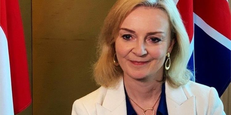Liz Truss: İngiltere'nin tarihindeki ikinci kadın dışişleri bakanı