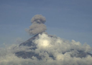 Meksika’daki Popocatepetl Yanardağı faaliyete geçti