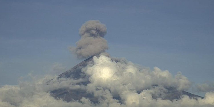 Meksika’daki Popocatepetl Yanardağı faaliyete geçti