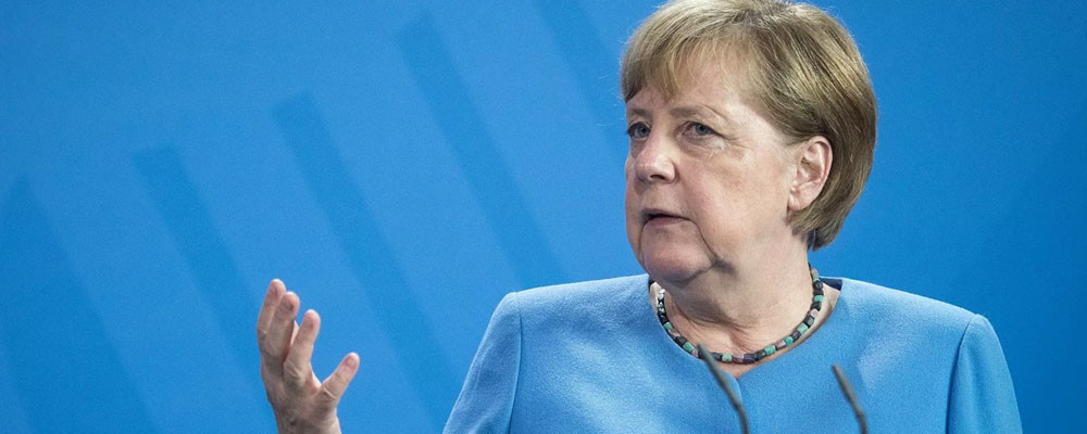 Merkel: Adınız 'Klaus' veya 'Erika' olmasa bile Alman olabilirsiniz