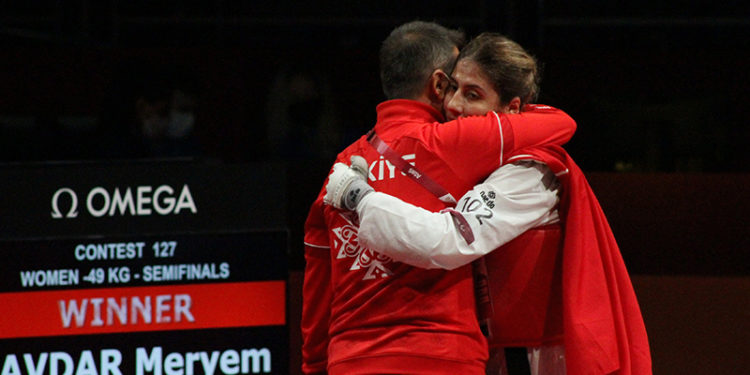 Meryem Çavdar, Paralimpik Oyunları'nda gümüş madalya kazandı