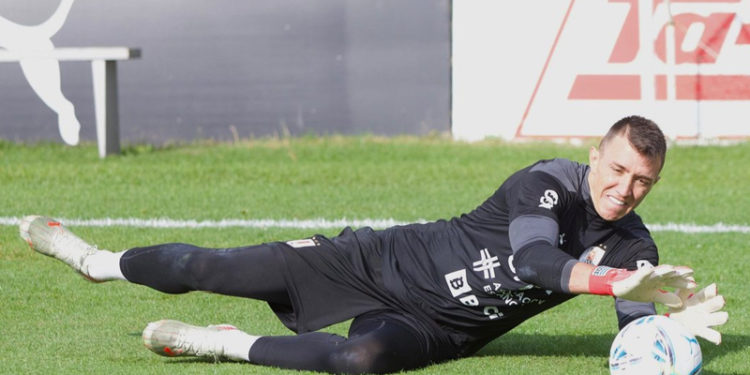 Milli takım kampında bulunan Muslera, Trabzonspor maçına yetişecek mi?