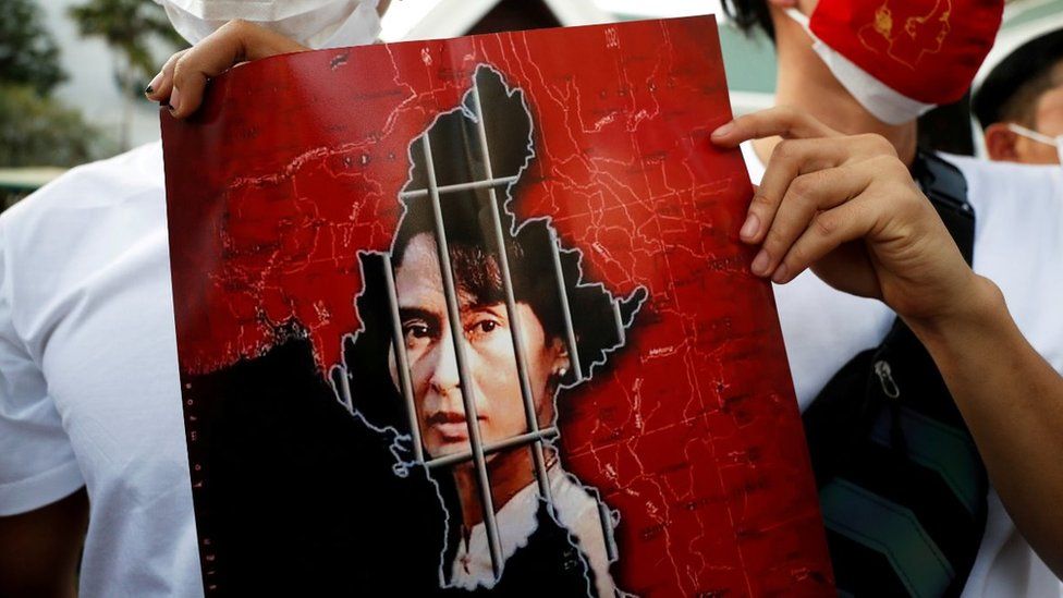 Myanmar'ın devrik lideri Aung San Suu Çii, rahatsızlığı nedeniyle askeri cunta tarafından yargılandığı duruşmaya katılamadı