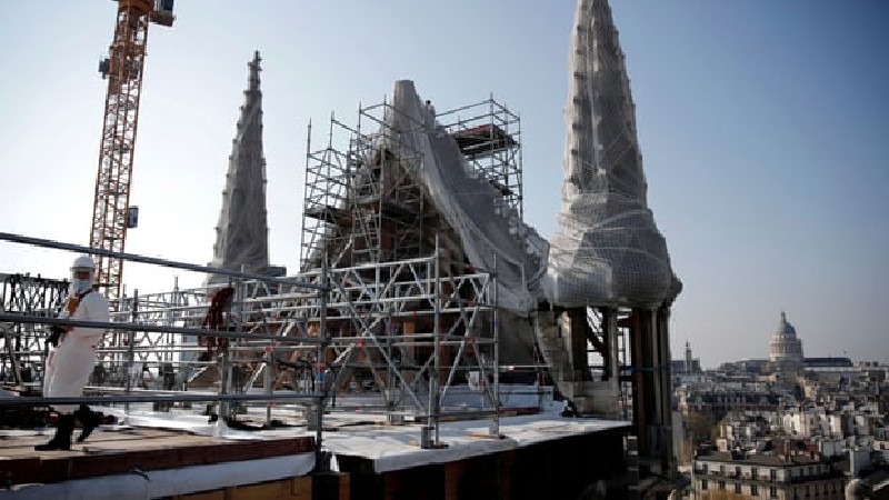 Notre Dame Katedrali'nin restorasyon çalışmalarının başlatılmasına izin verildi