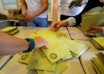 ORC: AKP&rsquo;nin 1&rsquo;inci parti konumu tehlikede; kemik kitle kırıldı