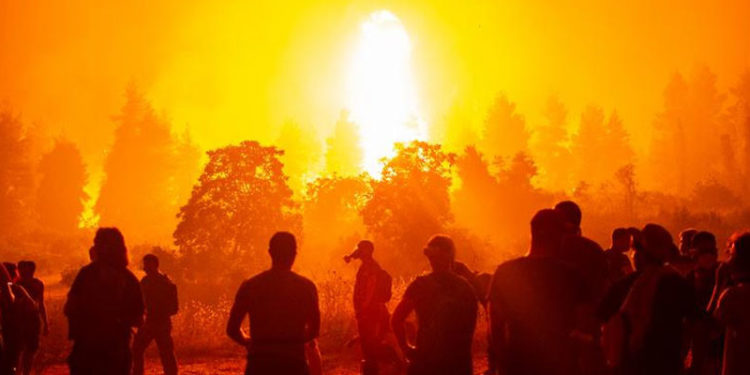 Orman yangınları Yunanistan'da bakanı görevinden etti