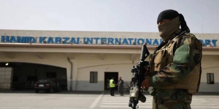 PIA, Taliban'ın kontrolündeki Kabil'e ilk ticari uçuşu yaptı