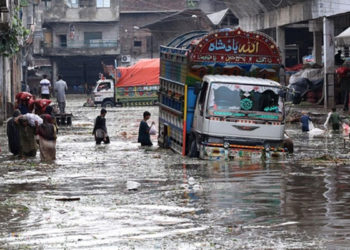 Pakistan'da aşırı yağışların yol açtığı afet ve kazalarda ölenlerin sayısı 18'e yükseldi