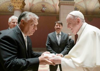 Papa’dan mülteci karşıtı Macaristan Başbakanı’na uyarı: Kollarını aç