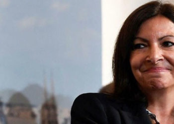 Paris Belediye Başkanı Anne Hidalgo, 2022 cumhurbaşkanlığı seçimi için adaylığını açıkladı